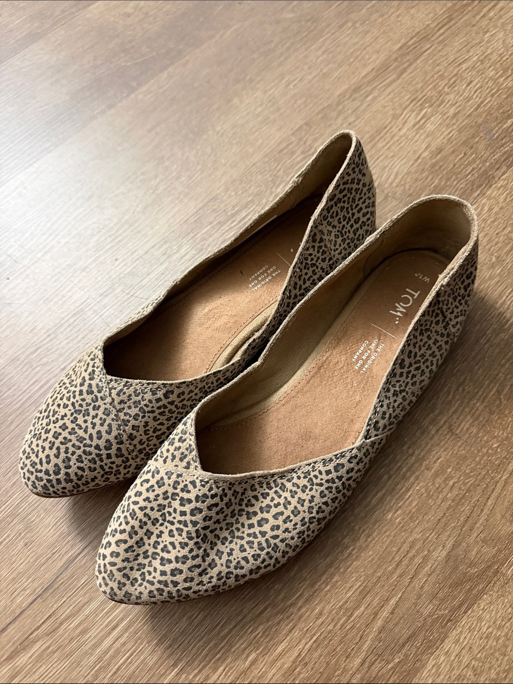 TOMS Gemma Flat - Women's Leopard Print Pointed Toe Ballet Flat - Tan/Black 10